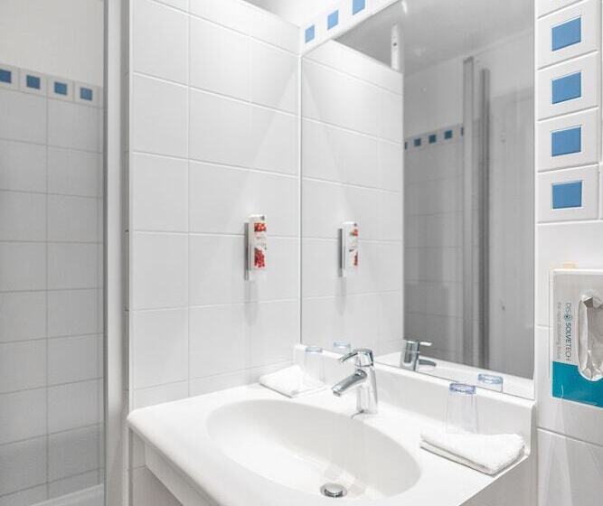 غرفة قياسية مطلّة علي البحيرة, Hôtel Alpes & Lac