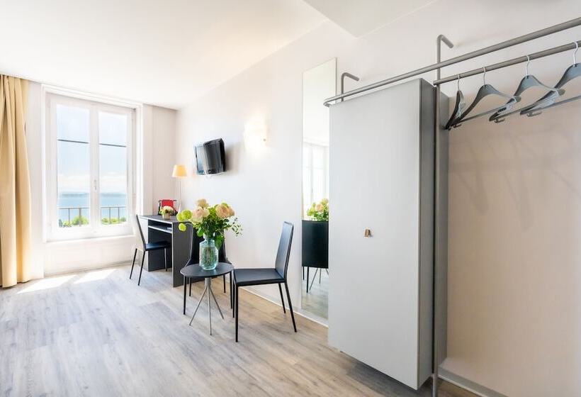 غرفة قياسية مطلّة علي البحيرة, Hôtel Alpes & Lac