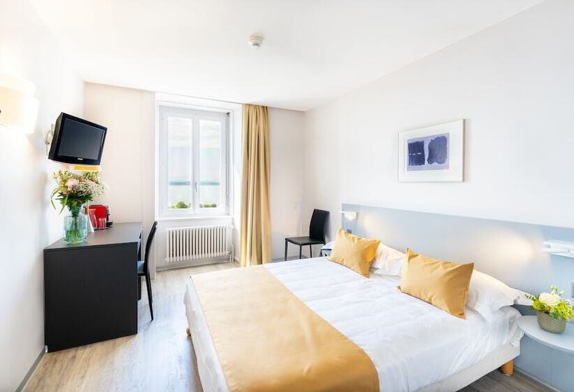 غرفة قياسية مطلّة علي البحيرة, Hôtel Alpes & Lac