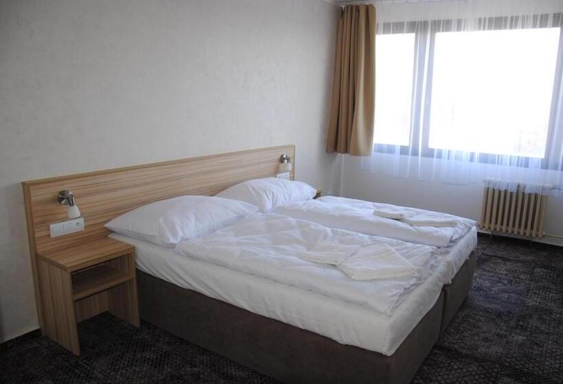 غرفة ديلوكس, Labe