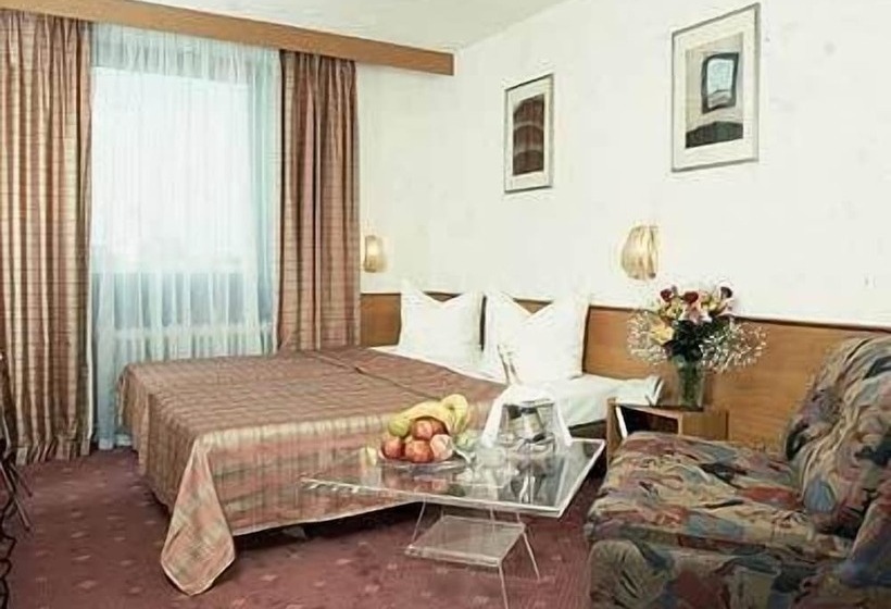 Номер Стандарт, Montree