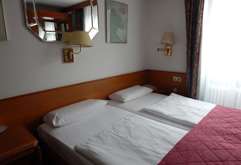 Номер Стандарт, Montree