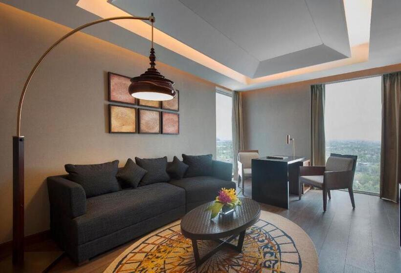 سوییت جونیور, Sedona Hotel Yangon