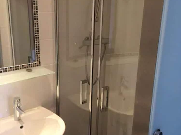 اتاق راحتی, Terminus Orléans Paris