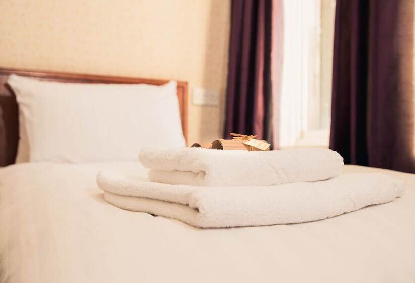 غرفة قياسية فردية, Royal Kings Arms