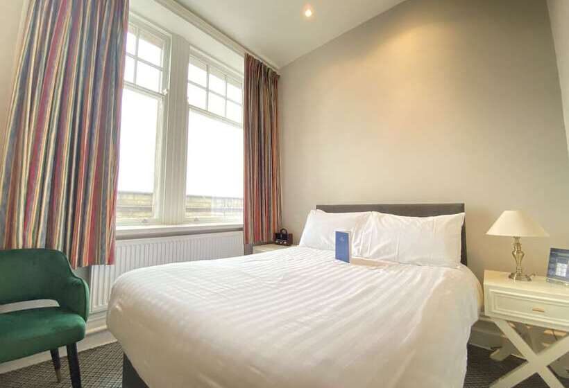 غرفة قياسية, Royal Kings Arms