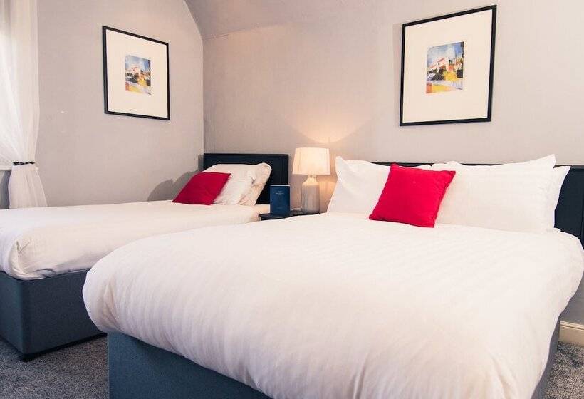 غرفة عائلية, Royal Kings Arms