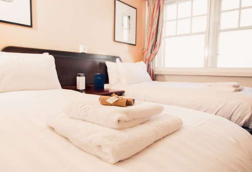 غرفة قياسية, Royal Kings Arms