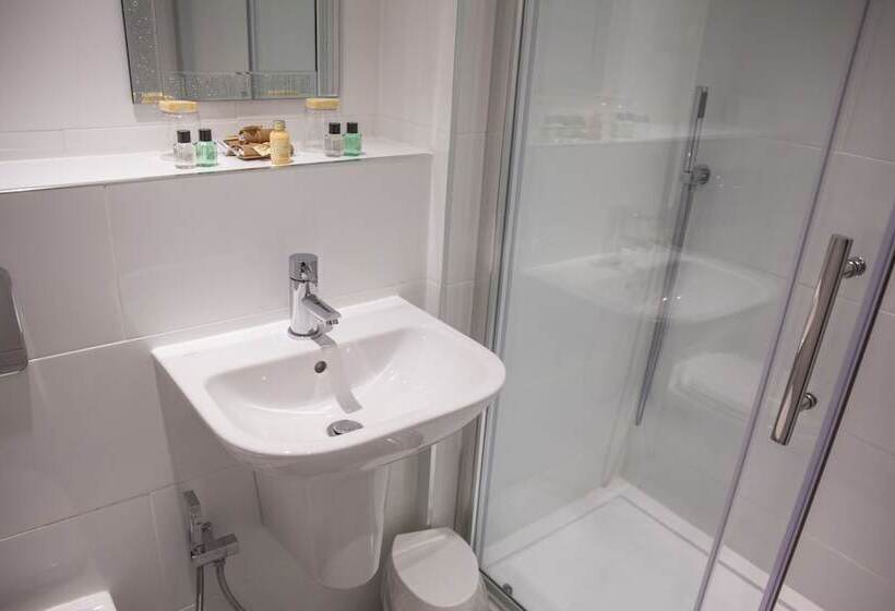 غرفة سوبيريور, Royal Kings Arms