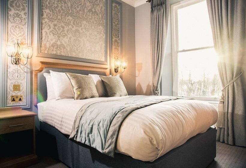 غرفة سوبيريور, Royal Kings Arms