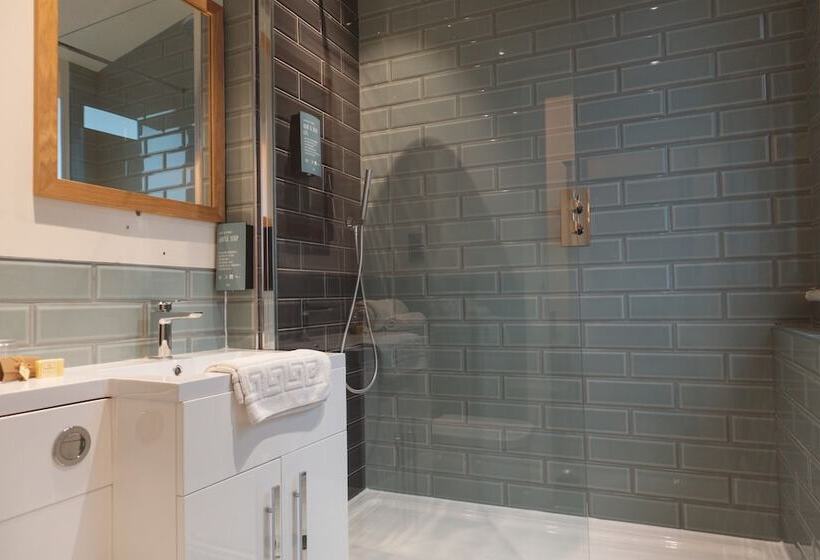 غرفة بريميوم فردية, Royal Kings Arms