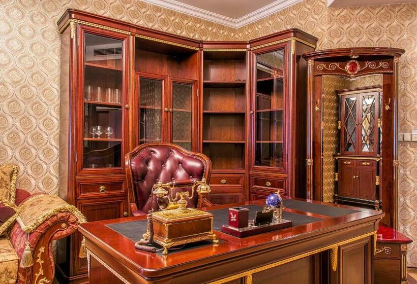 سوئیت پرزیدنت, Palace Hotel Polom