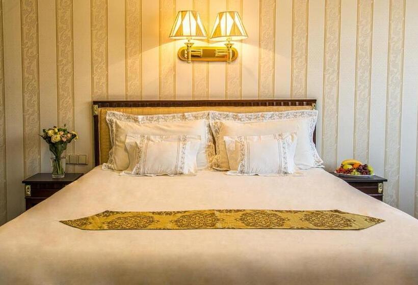 اتاق لوکس با تخت بزرگ, Palace Hotel Polom