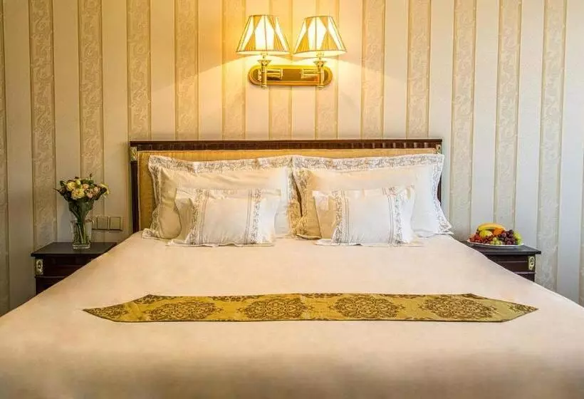 اتاق لوکس با تخت بزرگ, Palace Hotel Polom