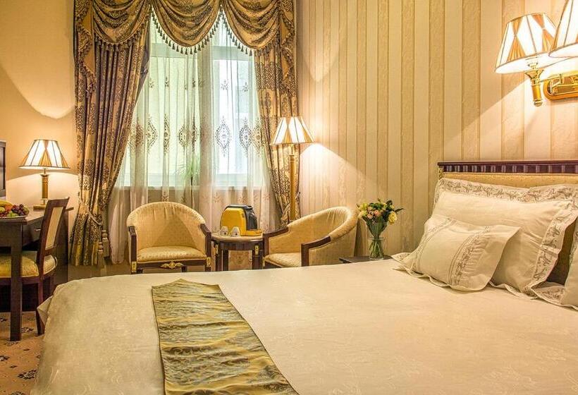 اتاق لوکس با تخت بزرگ, Palace Hotel Polom