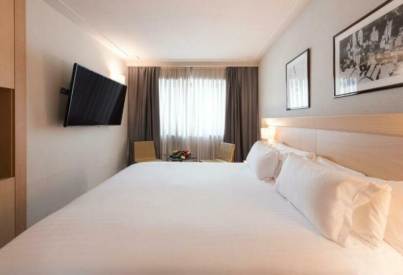اتاق لوکس سه تخته, Suites Plaza Hotel & Wellness Andorra