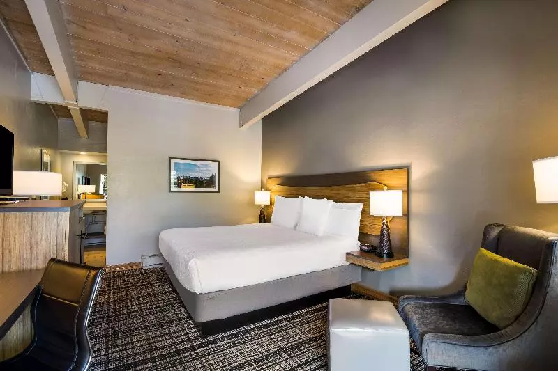 身障者適用キングサイズベッドルーム, Best Western Antlers At Glenwood Springs