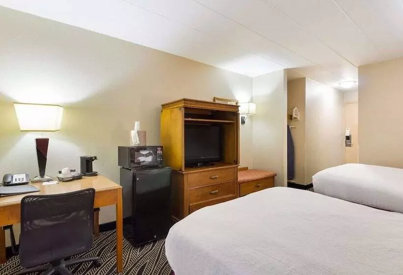 ２ダブルベッドのスタンダードルーム, Best Western Braddock Inn