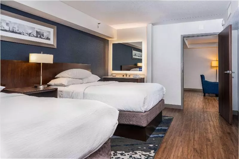 キングサイズベッドのスタンダードルーム, Comfort Inn I17 & I40