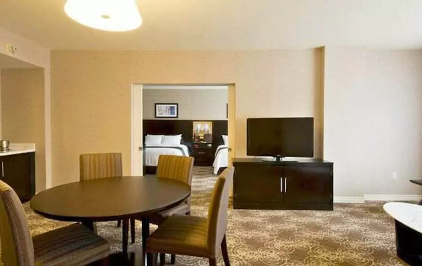 سوییت خانوادگی, Doubletree By Hilton Hotel Binghamton