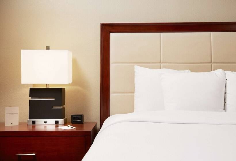 סוויטה עם מרפסת, Doubletree Suites By Hilton Hotel Cincinnati   Blue Ash