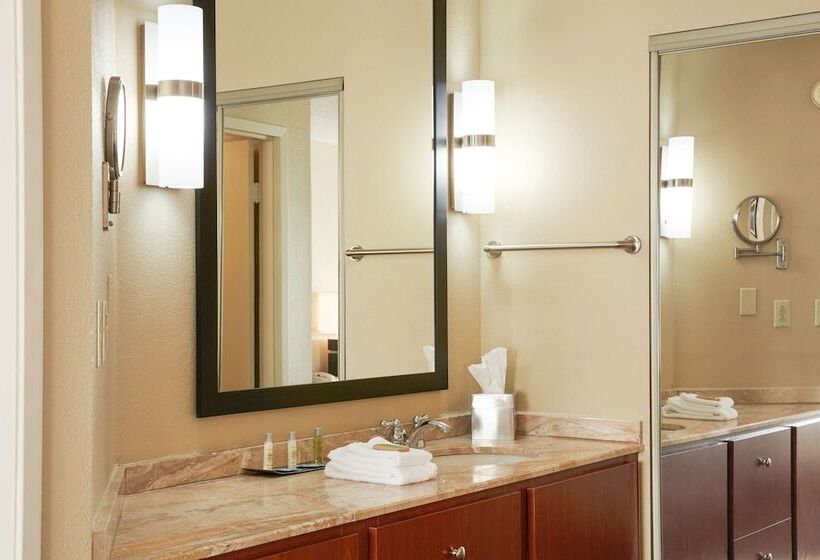 جناح, Doubletree Suites By Hilton Hotel Cincinnati   Blue Ash