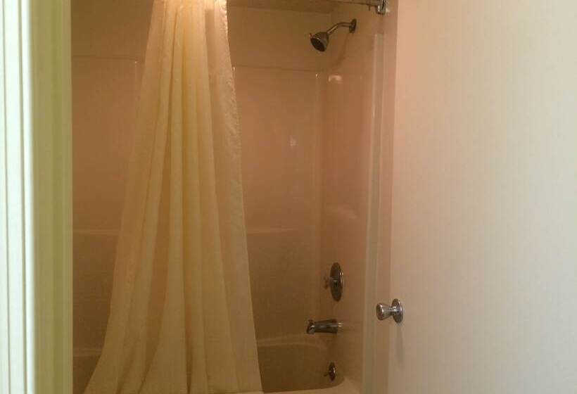 חדר סטנדרט שתי מיטות זוגיות, Econo Lodge Easton Route 50