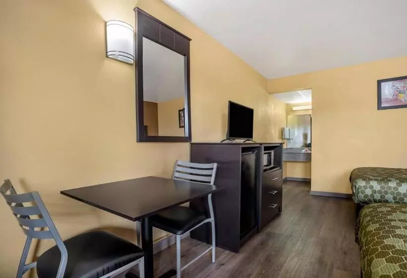 キングサイズベッドのスタンダードルーム, Econo Lodge Easton Route 50