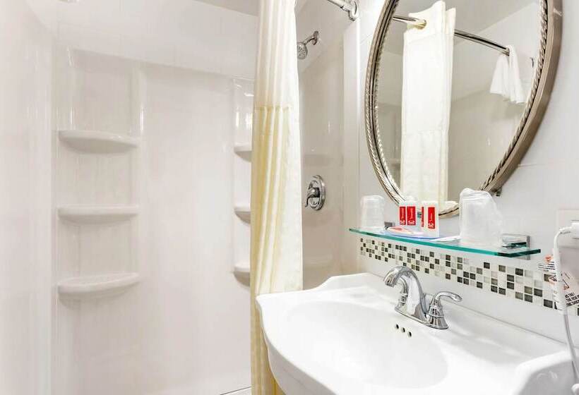 חדר סטנדרט שתי מיטות זוגיות, Econo Lodge