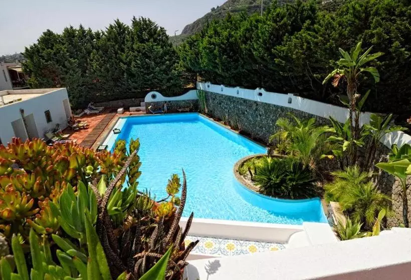 اتاق استاندارد چهار تخته, Gattopardo Park