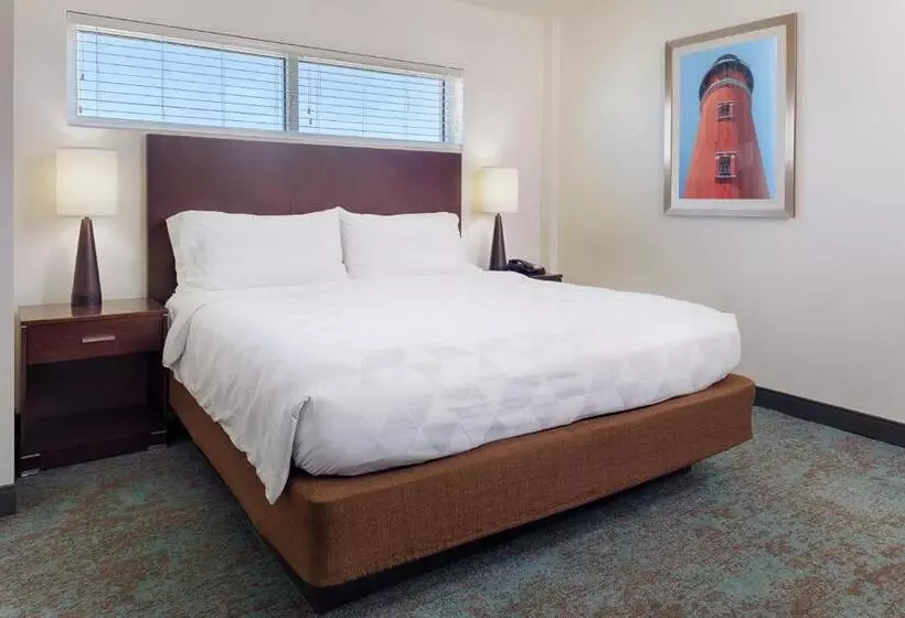 Sviitti King-vuode, Holiday Inn Resort Daytona Beach Oceanfront, An Ihg
