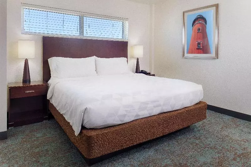 Sviitti King-vuode, Holiday Inn Resort Daytona Beach Oceanfront, An Ihg