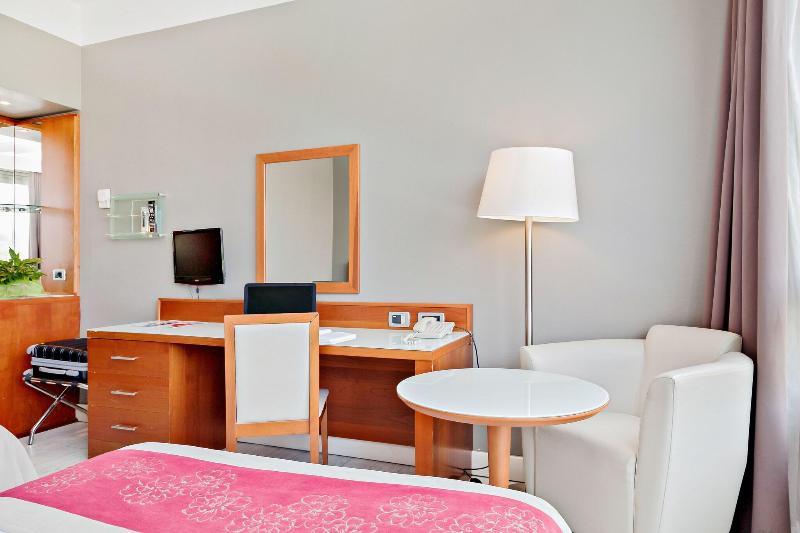 اتاق استاندارد چهار تخته, Italiana Hotels Florence