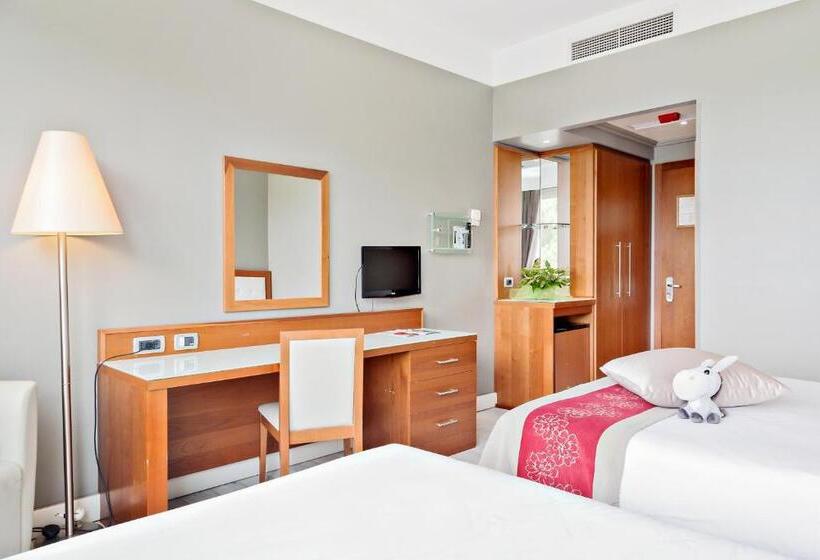 اتاق استاندارد سه نفره, Italiana Hotels Florence