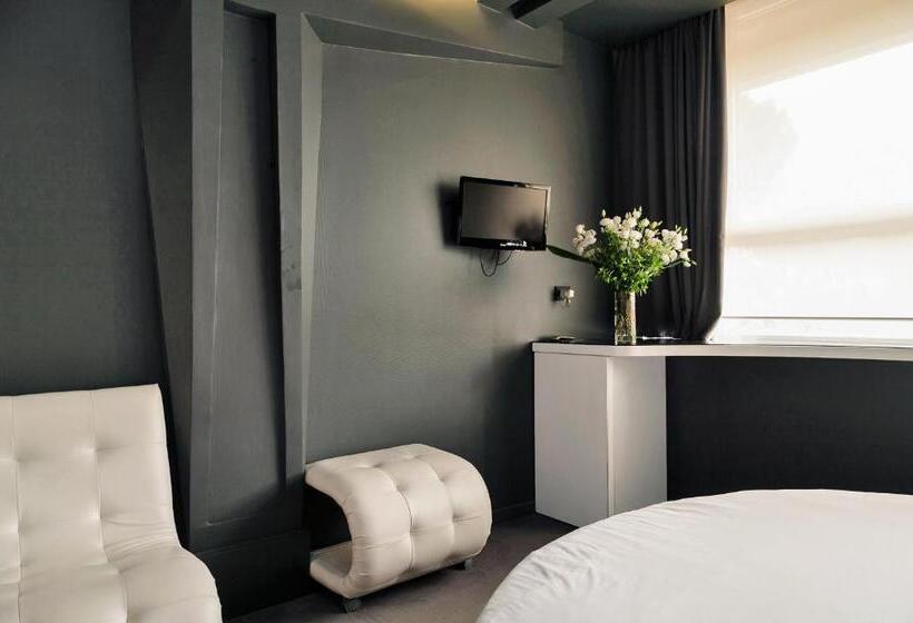 سوییت جونیور, Italiana Hotels Florence