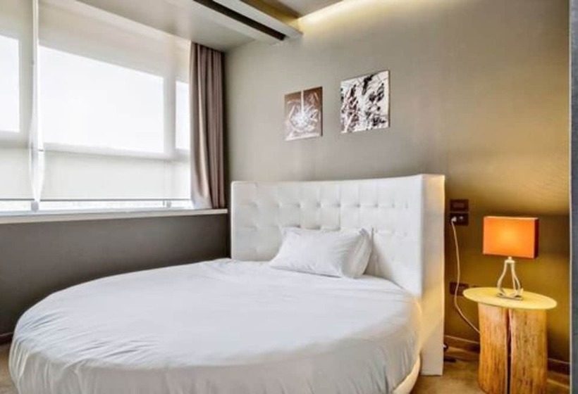 سوییت جونیور, Italiana Hotels Florence