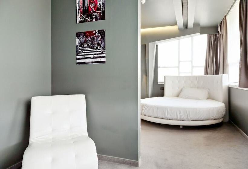 سوییت جونیور, Italiana Hotels Florence