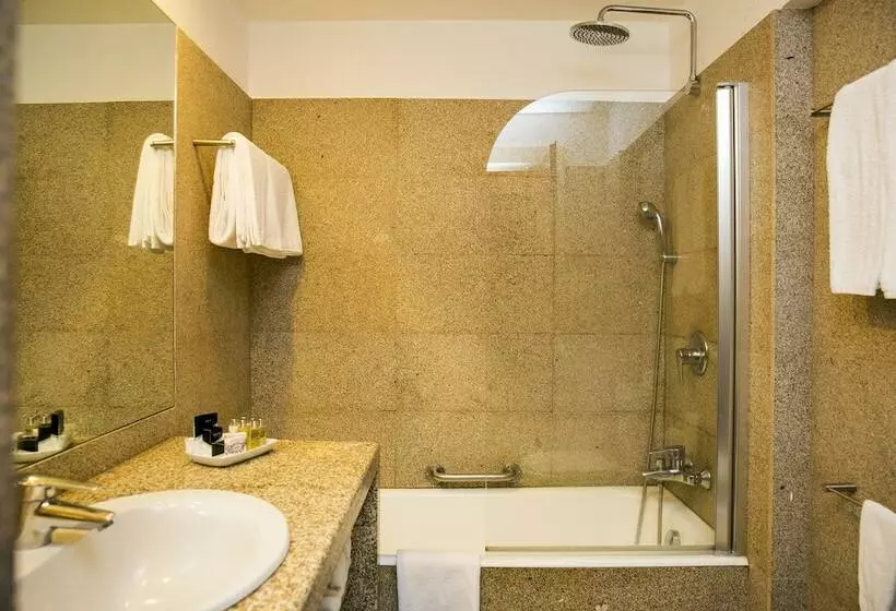 اتاق استاندارد, Pousada Mosteiro De Guimaraes