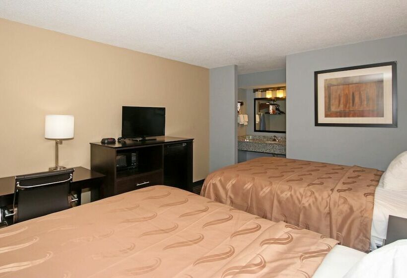 带2个双人床的标准工作室, Quality Inn Clinton  Laurens I26