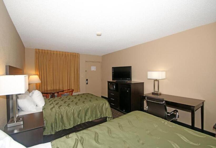 带2个双人床的标准工作室, Quality Inn Clinton  Laurens I26