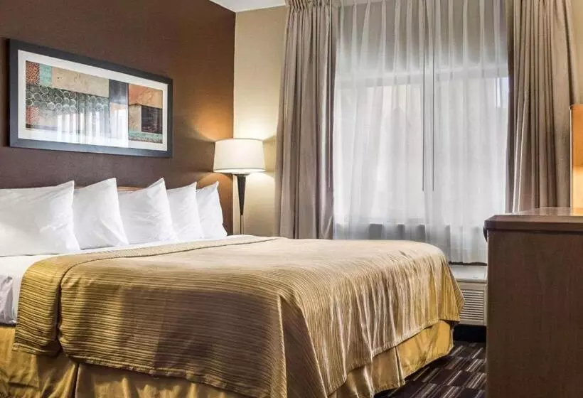 キングサイズベッドのスイートルーム, Quality Suites Near West Acres