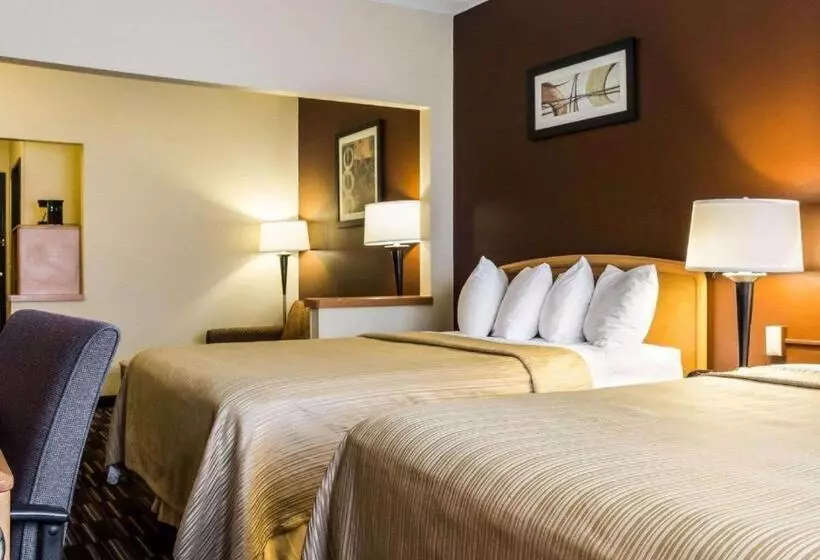 スイート, Quality Suites Near West Acres