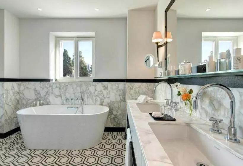 Suite Junior, Rocco Forte Hotel De La Ville
