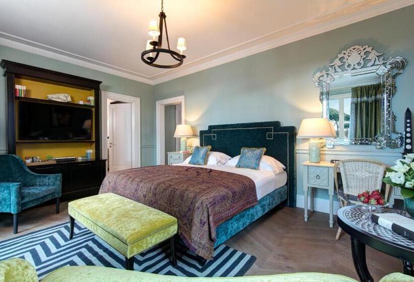 סוויטת ג'וניור, Rocco Forte Hotel De La Ville