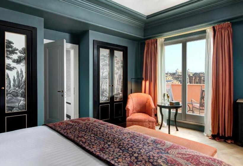 סוויטה עם טרסה, Rocco Forte Hotel De La Ville