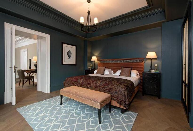 סוויטה עם טרסה, Rocco Forte Hotel De La Ville