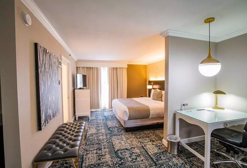 استودیوی استاندارد با تخت دوبل, The Burgundy Hotel, Tapestry Collection By Hilton