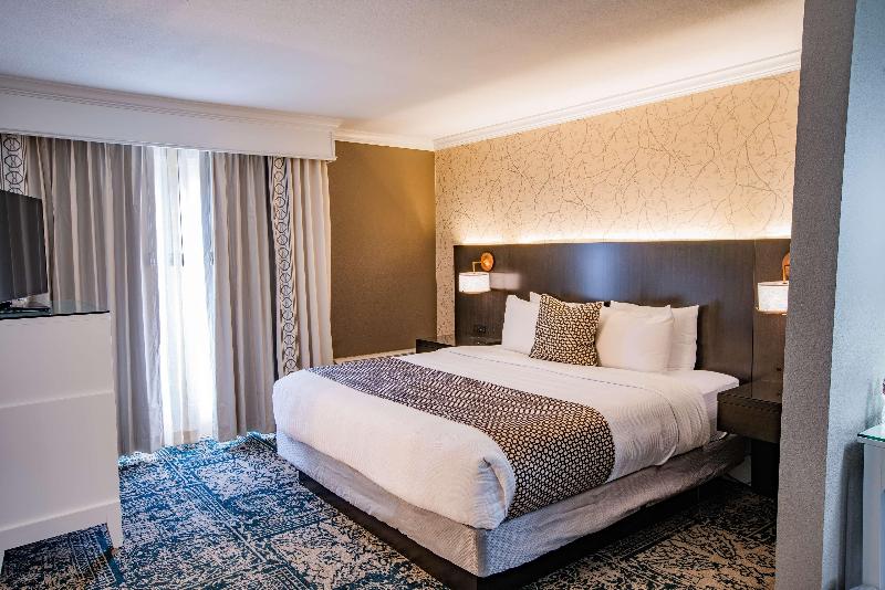스탠다드 룸 킹사이즈 침대, The Burgundy Hotel, Tapestry Collection By Hilton
