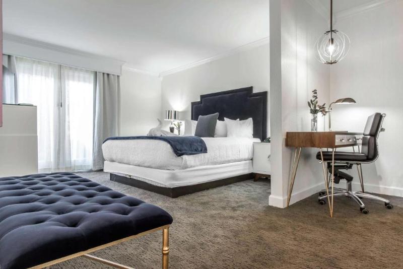 带大床的标准间, The Burgundy Hotel, Tapestry Collection By Hilton