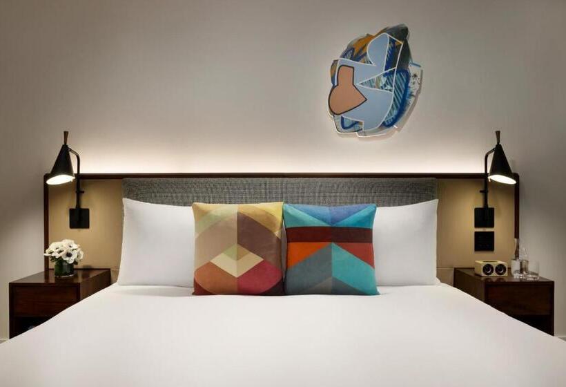 سوئیت با تخت بزرگ, Hotel Seville Nomad